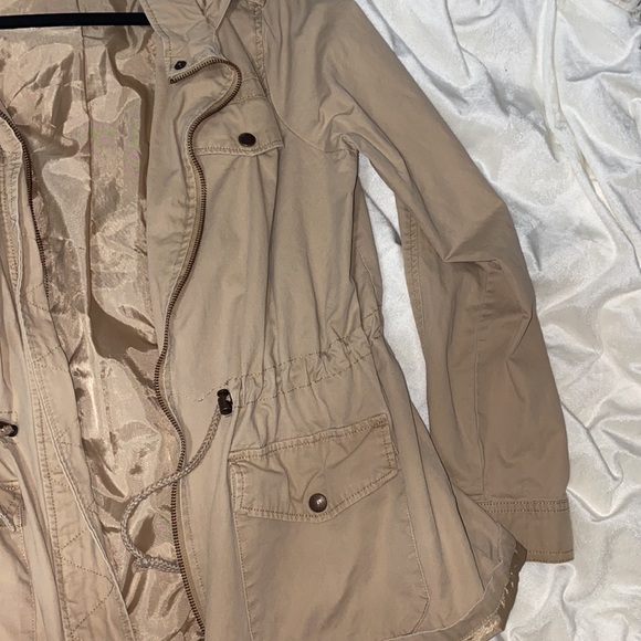Tan rain jacket with hood! - Picture 3 of 7